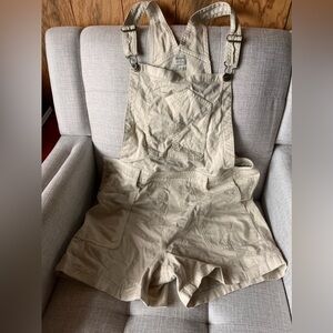 Prana L overall shorts in chalk/offwhite color
